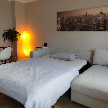 Kiel, Renovierte Innenstadtwohnung, 24H Check-In, 2 Kostenlose Fahrraeder ภายนอก รูปภาพ